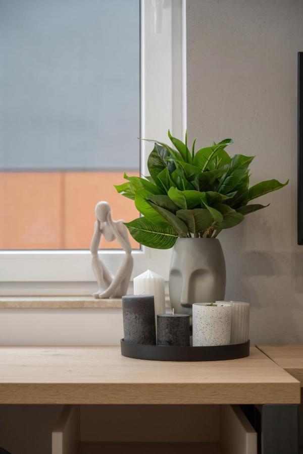 Trendy Studios With Home Office Near Wroclaw Main Station By Noclegi Renters ภายนอก รูปภาพ