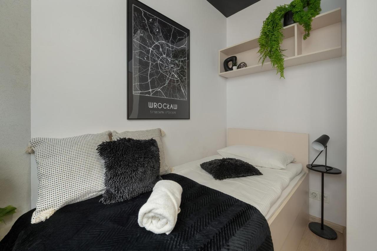 Trendy Studios With Home Office Near Wroclaw Main Station By Noclegi Renters ภายนอก รูปภาพ